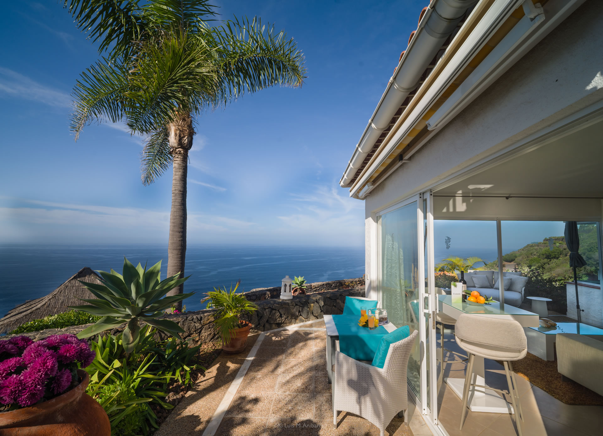 Private garden overlooking the sea